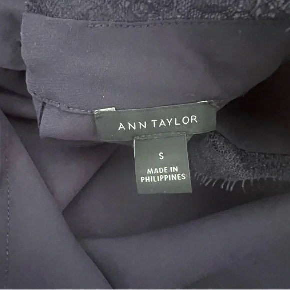 Ann Taylor Navy Blue Lace Trim Blouse – Size Small - Picture 7 of 11